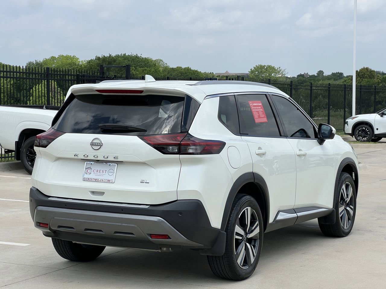 Certified 2023 Nissan Rogue SL FWD image 4