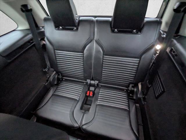New 2024 Land Rover Discovery S AWD/4WD image 18