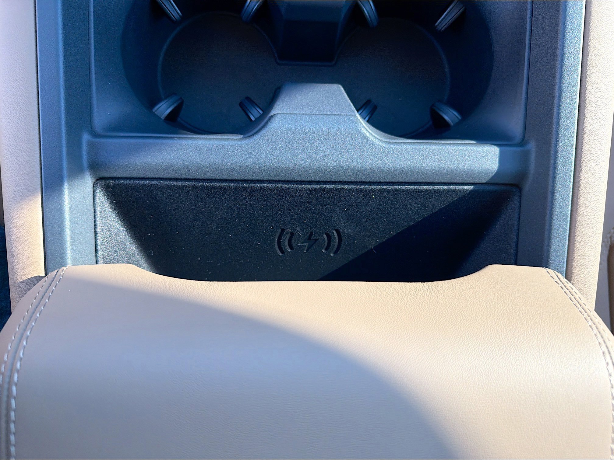 New 2026 Land Rover Defender 110 X-Dynamic SE image 29