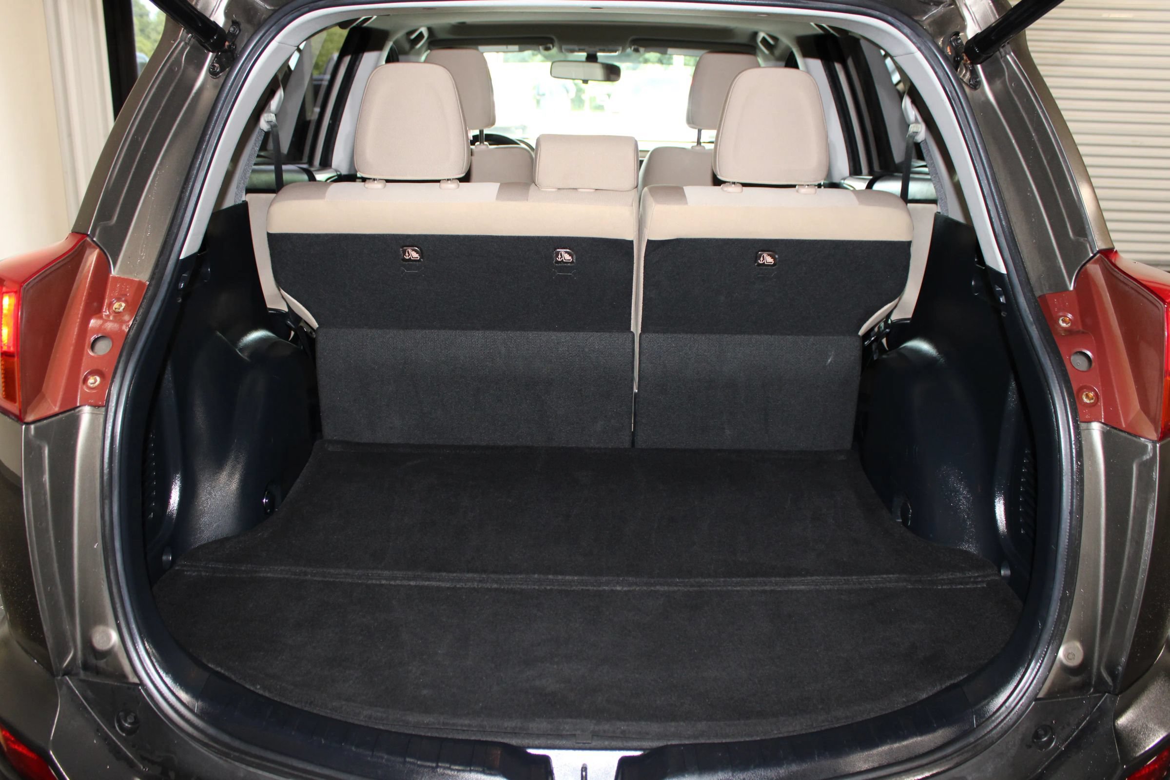 Used 2015 Toyota RAV4 XLE FWD image 32