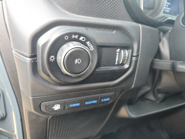 Used 2025 Jeep Wrangler Unlimited Rubicon 4xe w/ Convenience Group AWD/4WD image 12