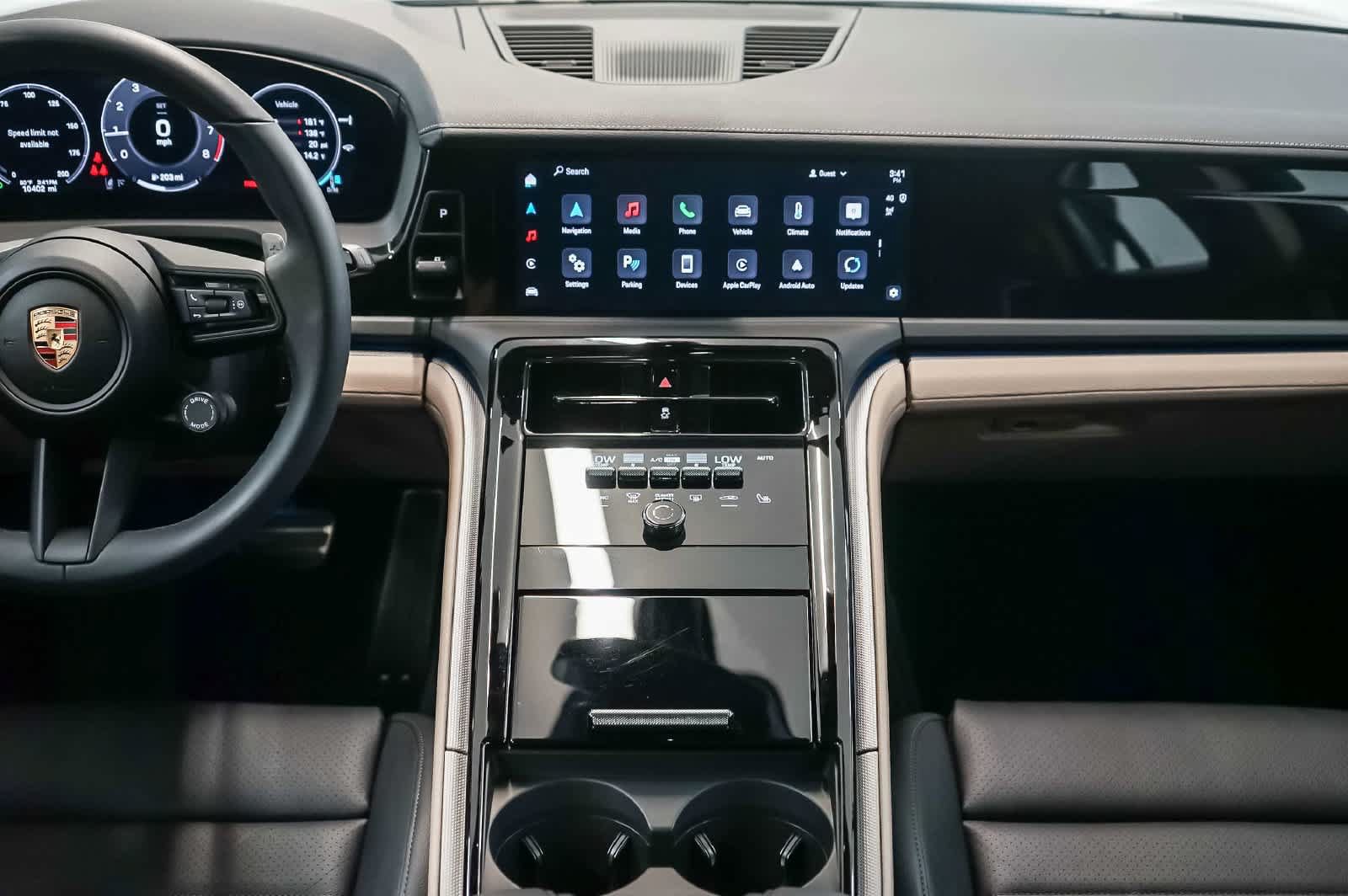 Certified 2025 Porsche Panamera RWD image 19