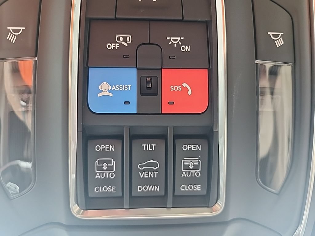 New 2026 Jeep Grand Cherokee Limited w/ Luxury Tech Group II RWD image 41