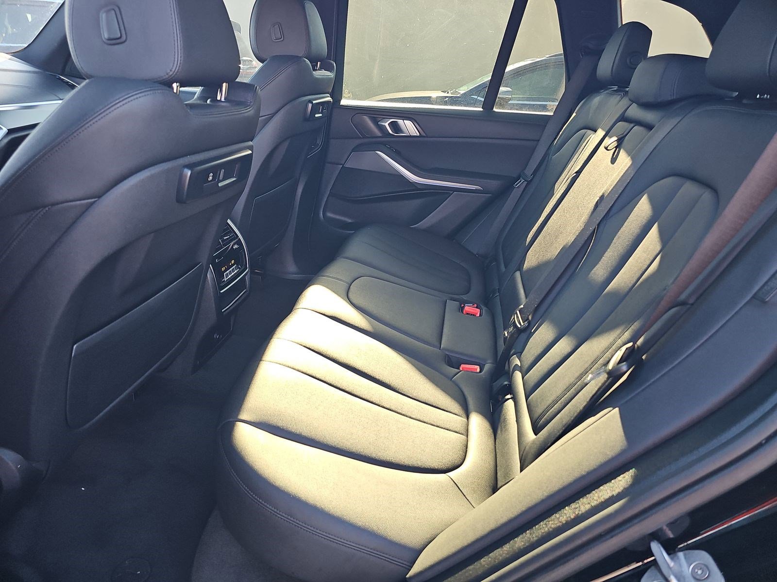 Used 2019 BMW X5 xDrive40i w/ Convenience Package AWD/4WD image 11