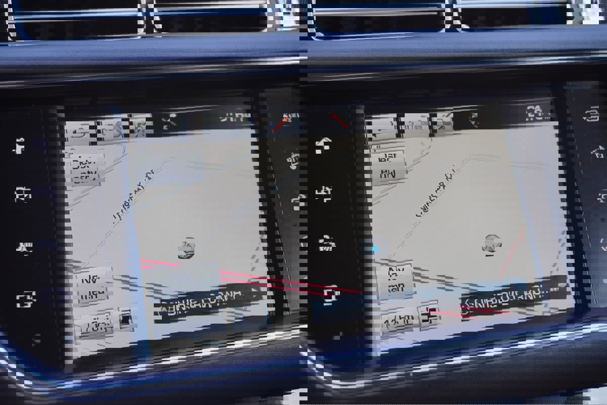 Used 2016 Land Rover Range Rover Supercharged image 34