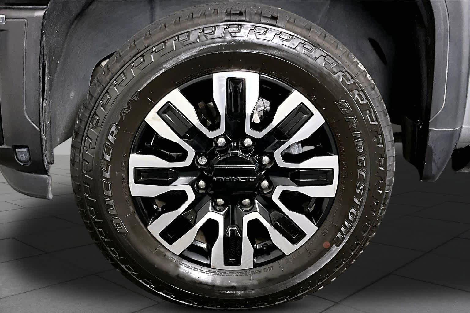 Used 2024 GMC Sierra 2500 Denali Ultimate AWD/4WD image 10