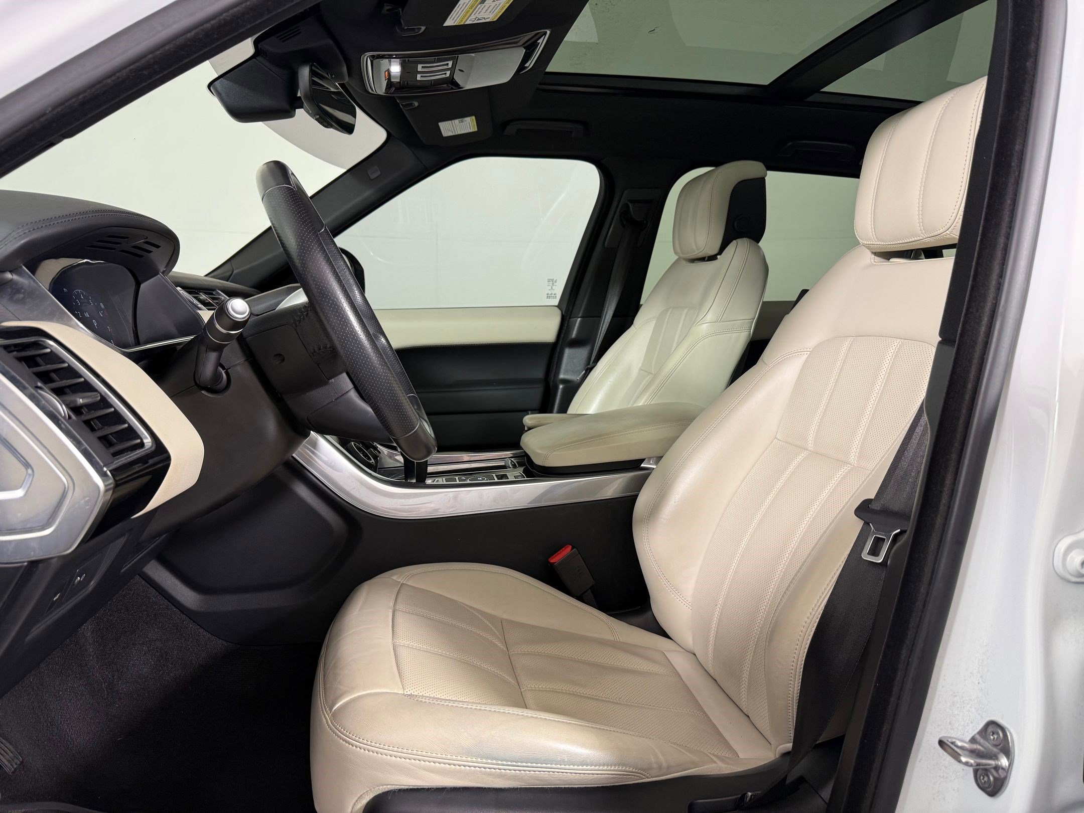 Used 2019 Land Rover Range Rover Sport HSE image 5