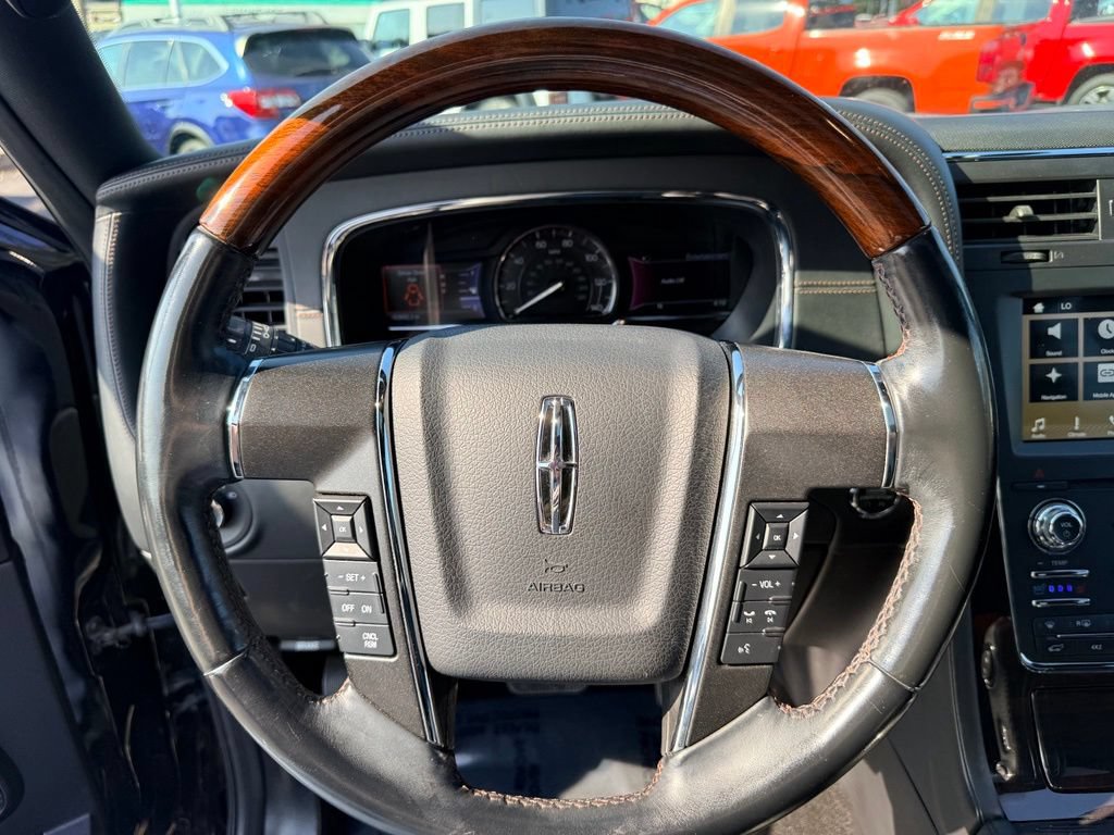 Used 2017 Lincoln Navigator Reserve AWD/4WD image 20