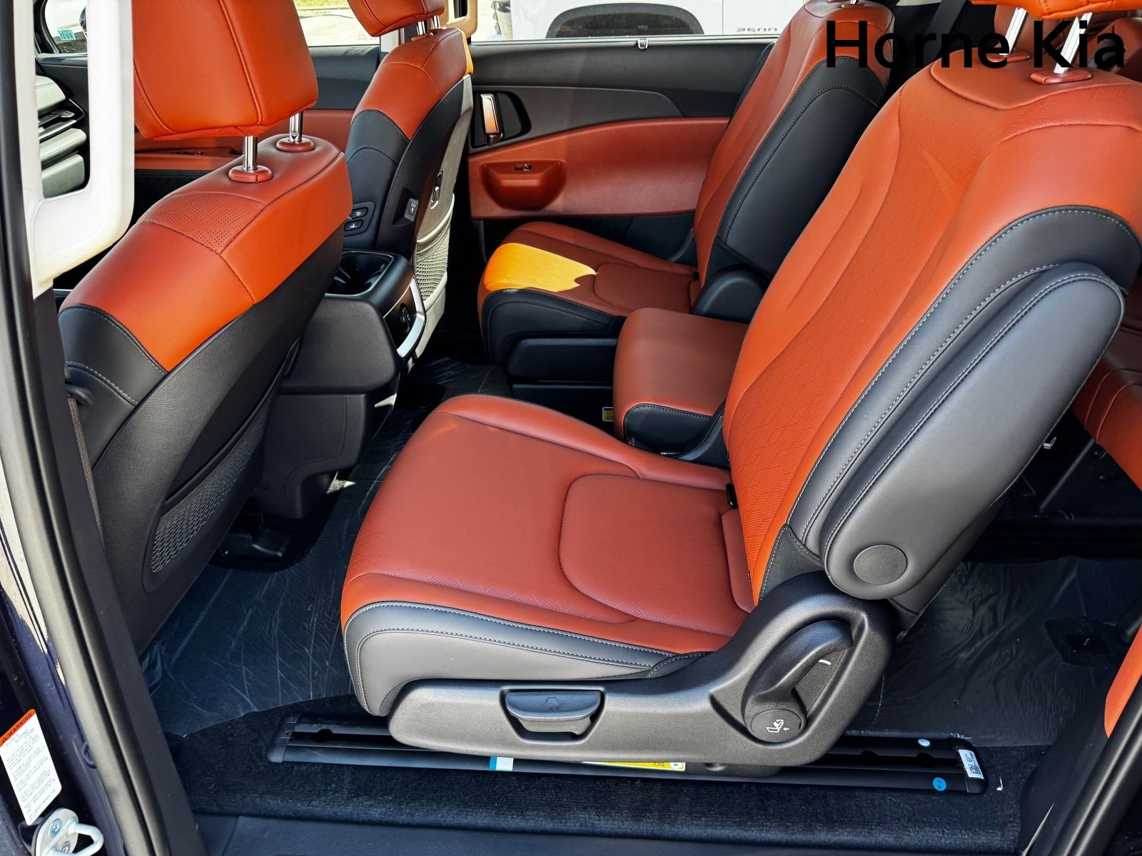 New 2026 Kia Carnival EX image 9