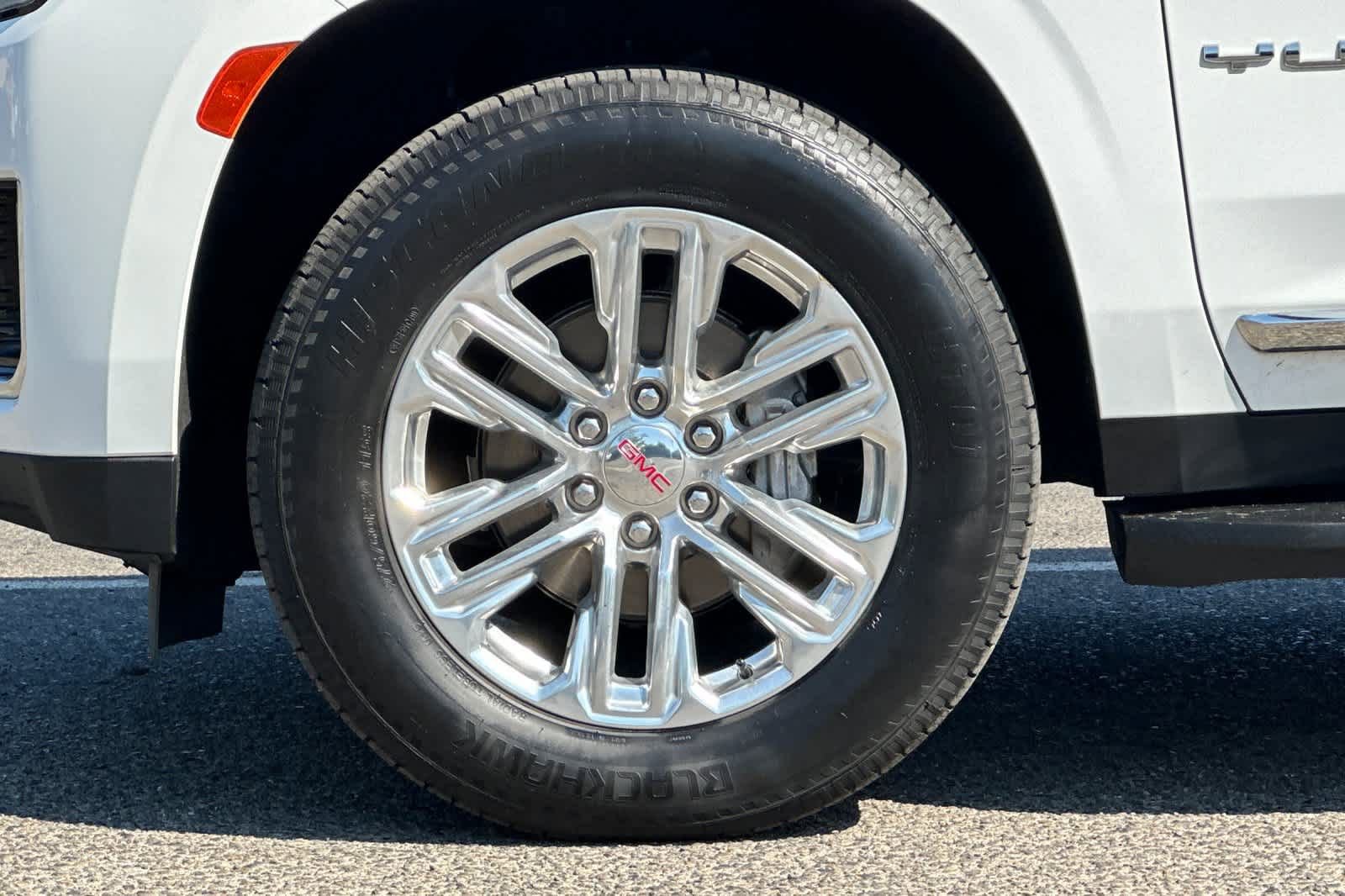 Used 2024 GMC Yukon XL SLT image 28