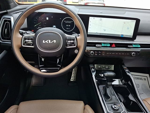 Used 2025 Kia Sorento SX Prestige w/ Olive Brown Leather Package AWD/4WD image 11