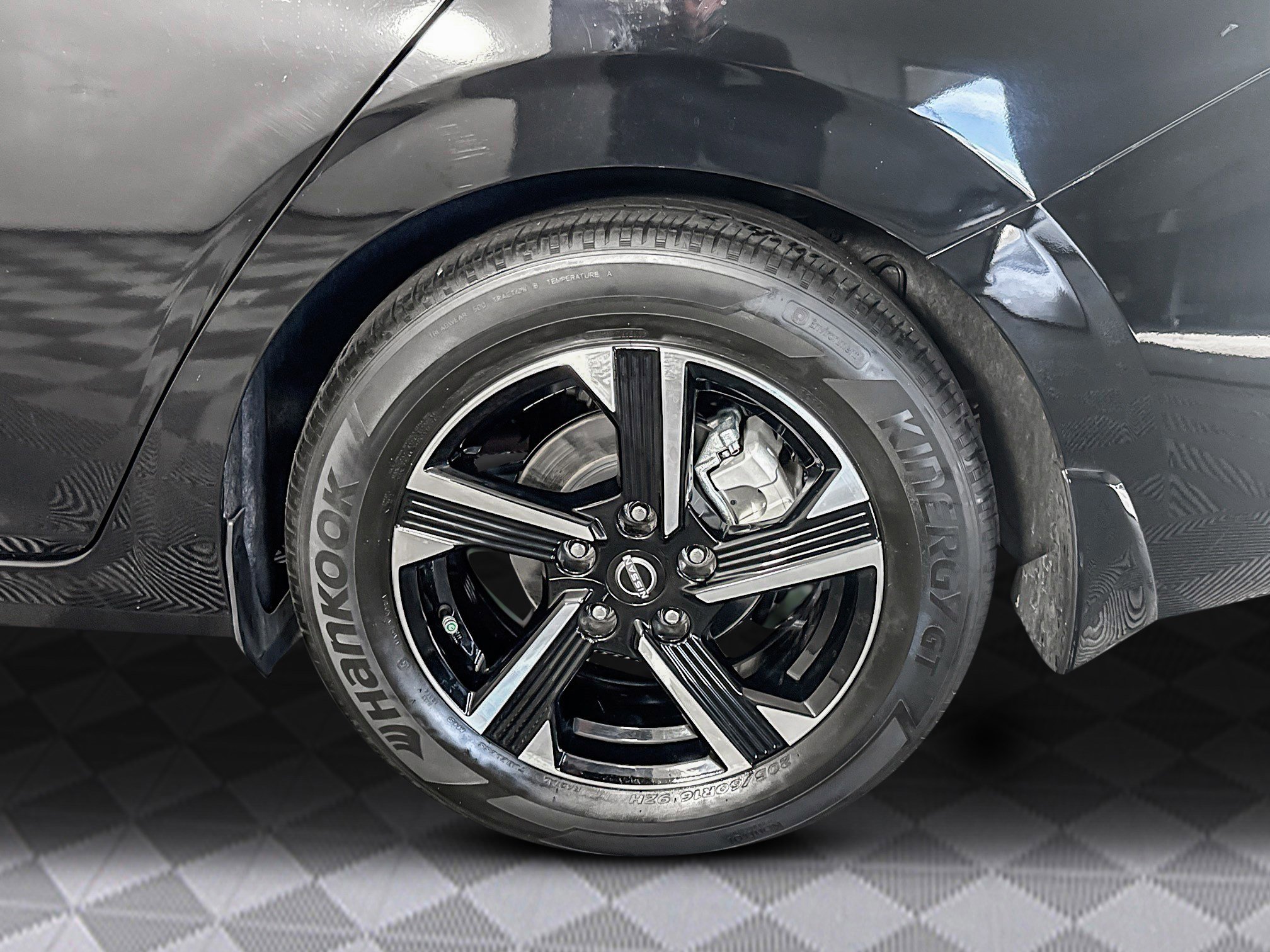 Used 2025 Nissan Sentra SV image 39