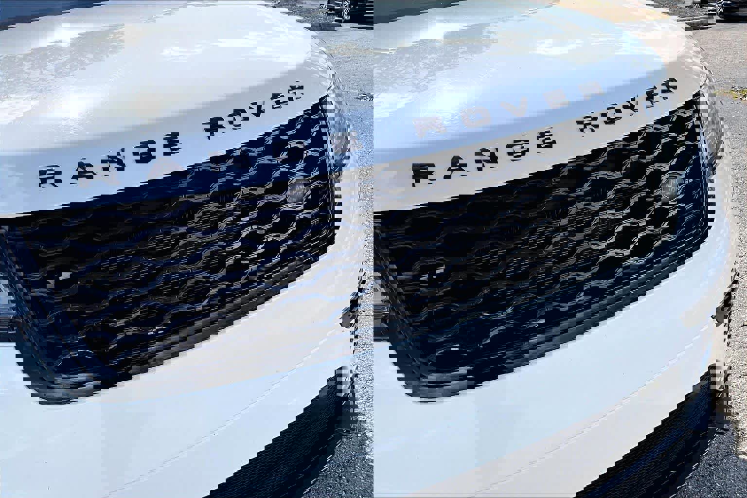 Used 2019 Land Rover Range Rover Velar R-Dynamic SE image 30