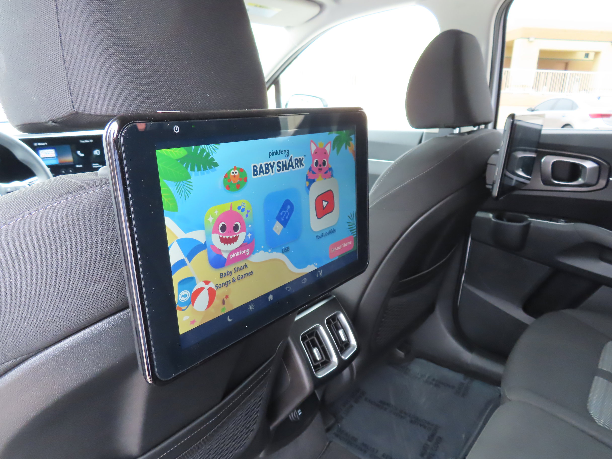 Used 2025 Kia Sorento LX image 14