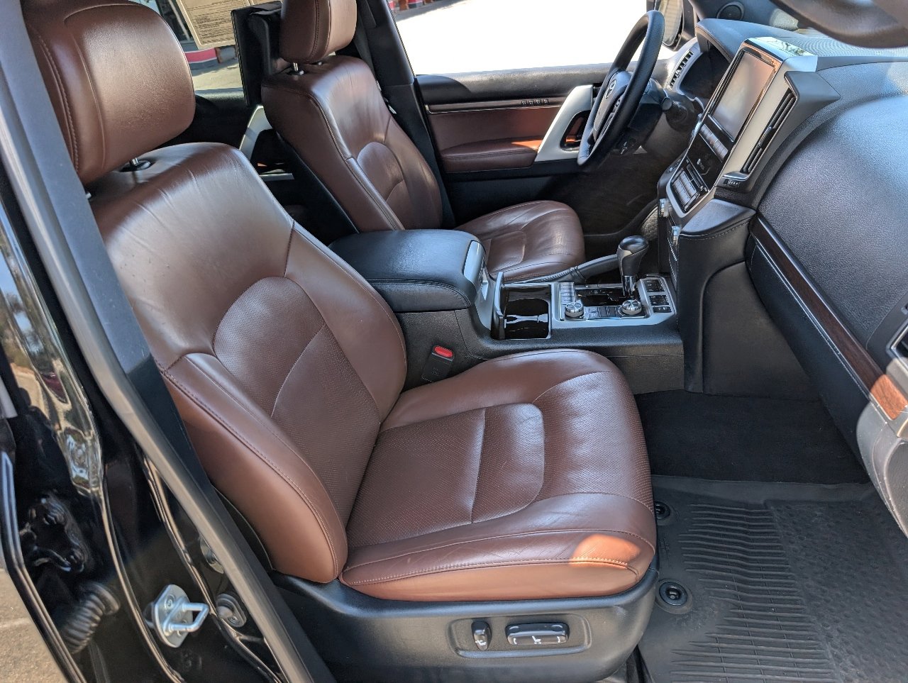 Used 2021 Toyota Land Cruiser image 9