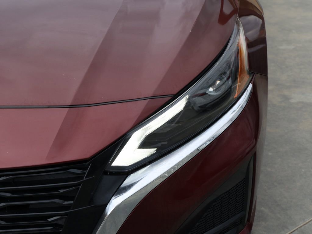 Used 2024 Nissan Altima 2.5 SV image 10