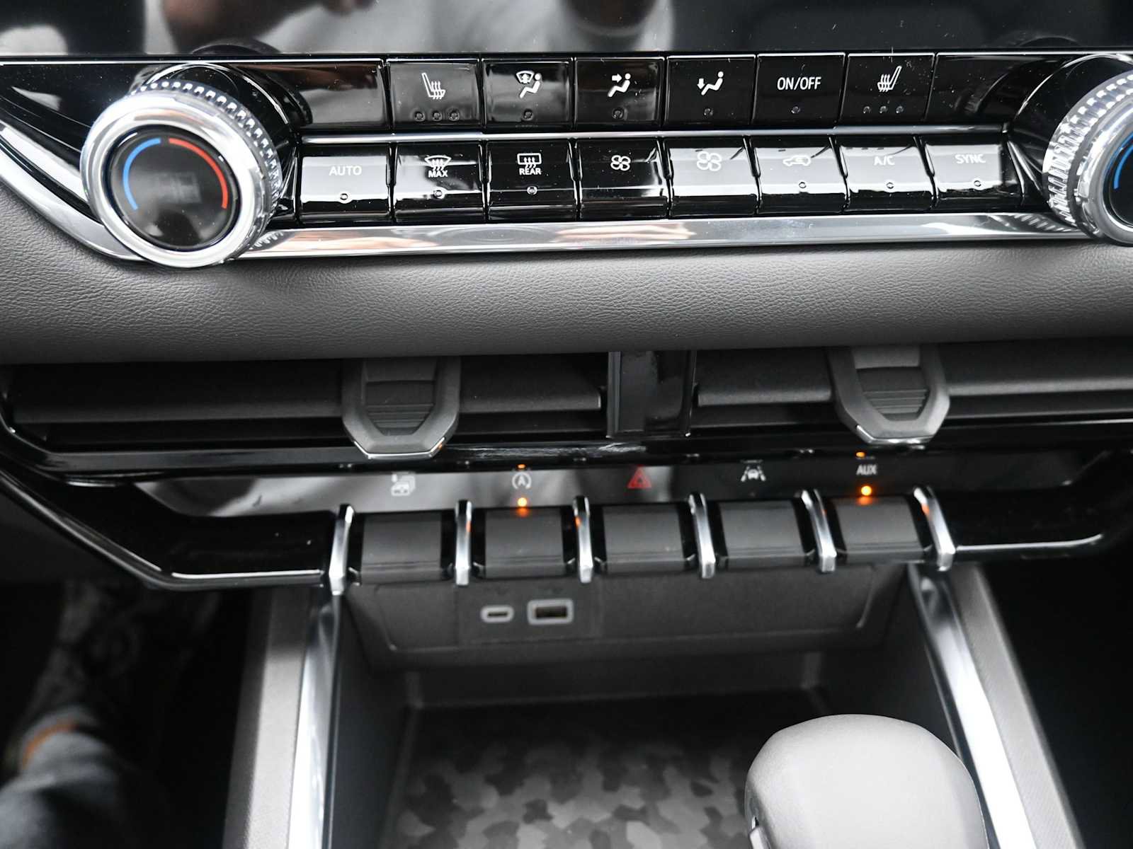 New 2026 GMC Canyon Elevation w/ Convenience Package image 20