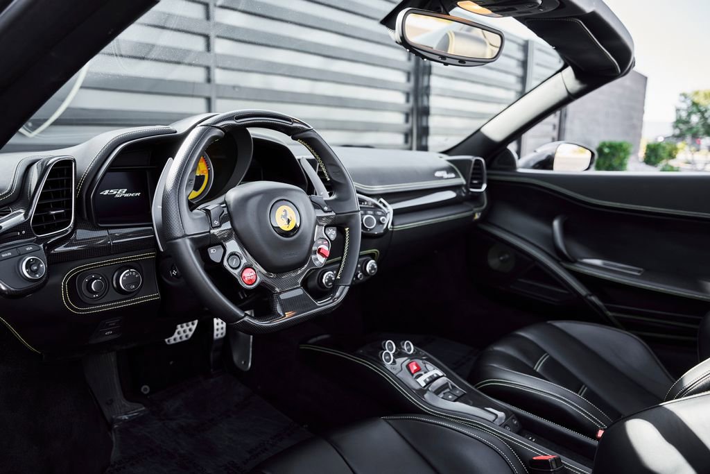 Used 2015 Ferrari 458 Spider RWD image 2