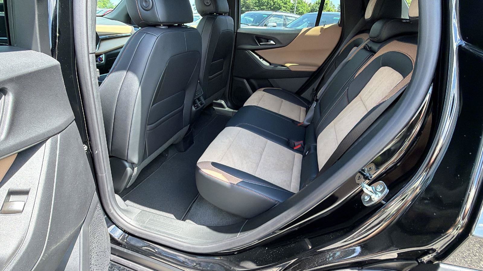 New 2026 Chevrolet Equinox ACTIV w/ Convenience Package III AWD/4WD image 17