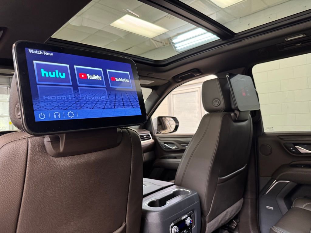 Used 2023 GMC Yukon XL Denali w/ Advanced Technology Package AWD/4WD image 17