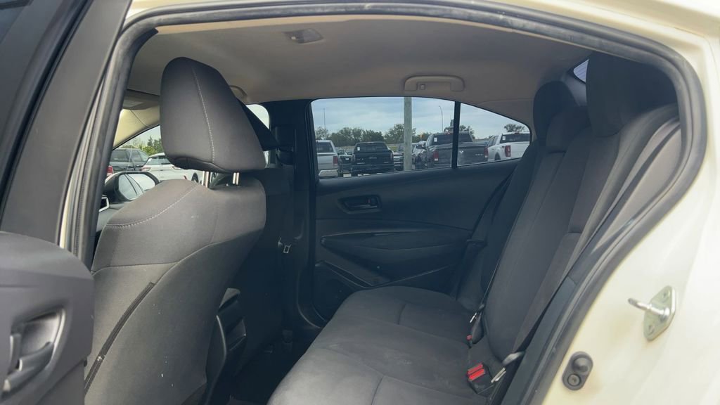 Used 2022 Toyota Corolla LE FWD image 4