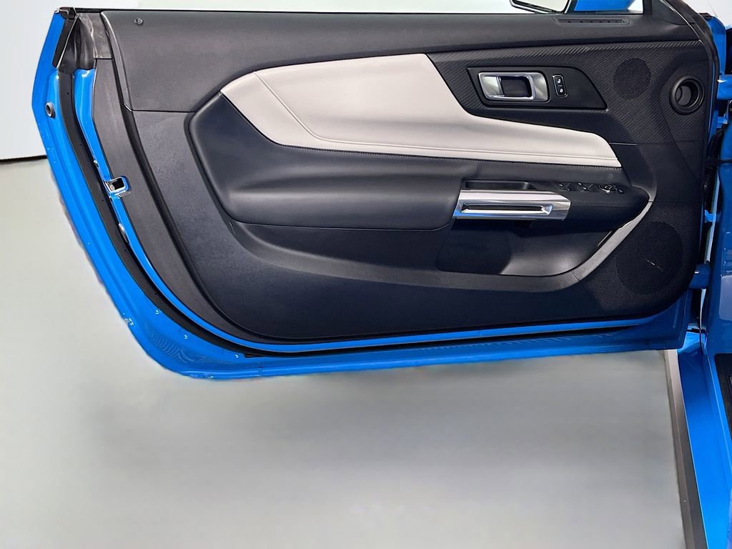 Used 2025 Ford Mustang GT Premium RWD image 17