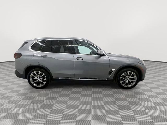 Used 2024 BMW X5 xDrive50e image 12