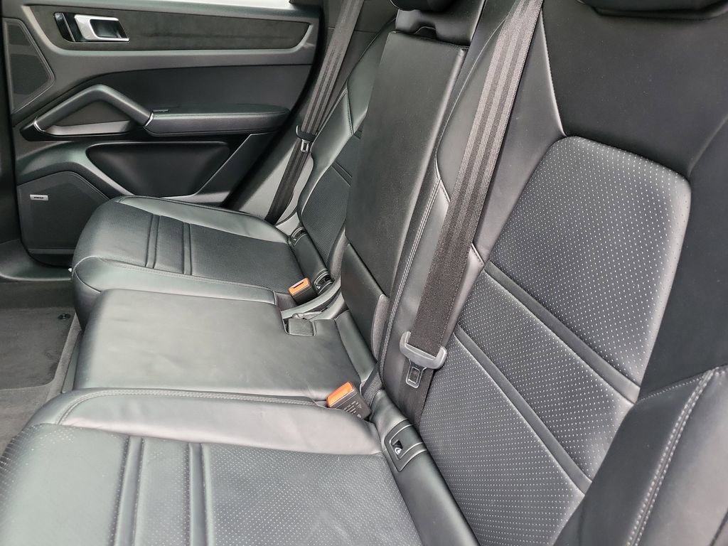 Used 2020 Porsche Cayenne image 13