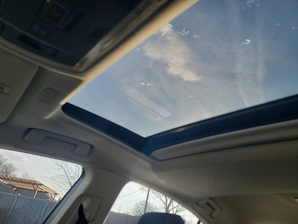 Used 2025 Lexus ES 300h w/ Premium Package image 12