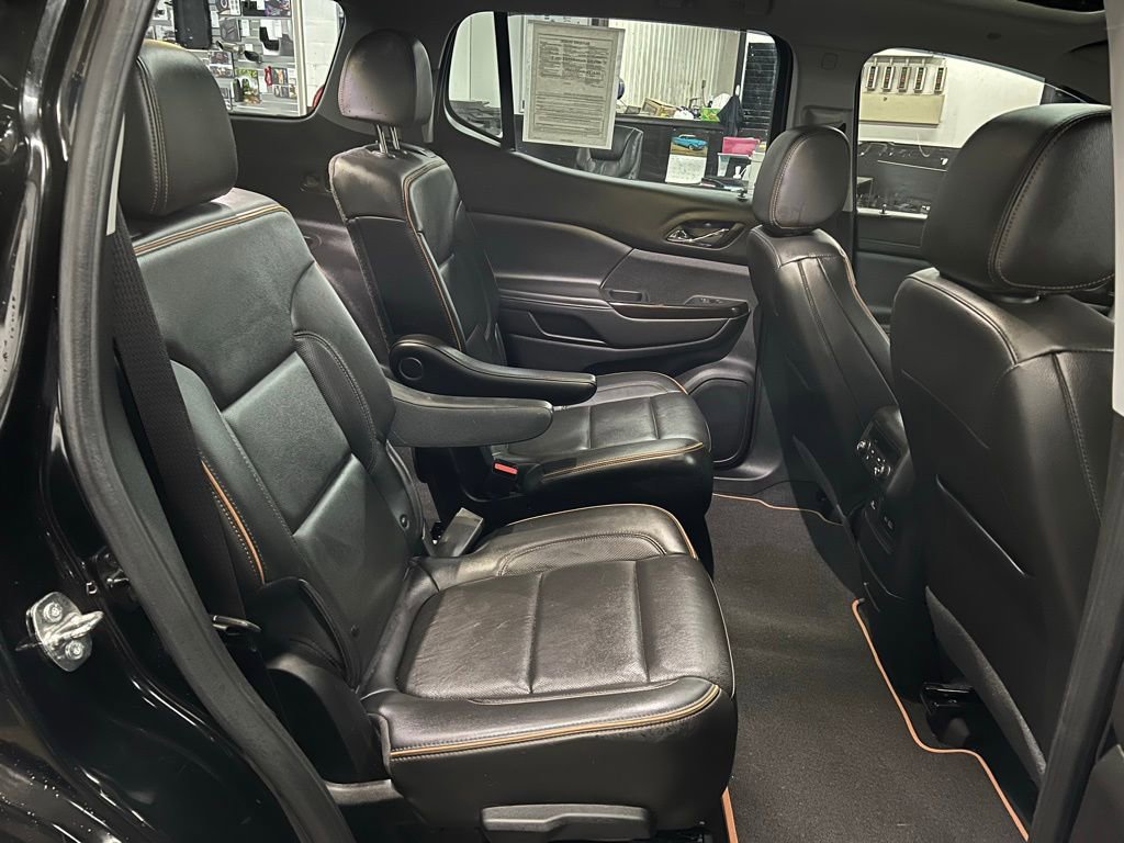 Used 2023 GMC Acadia AT4 w/ Technology Package image 18