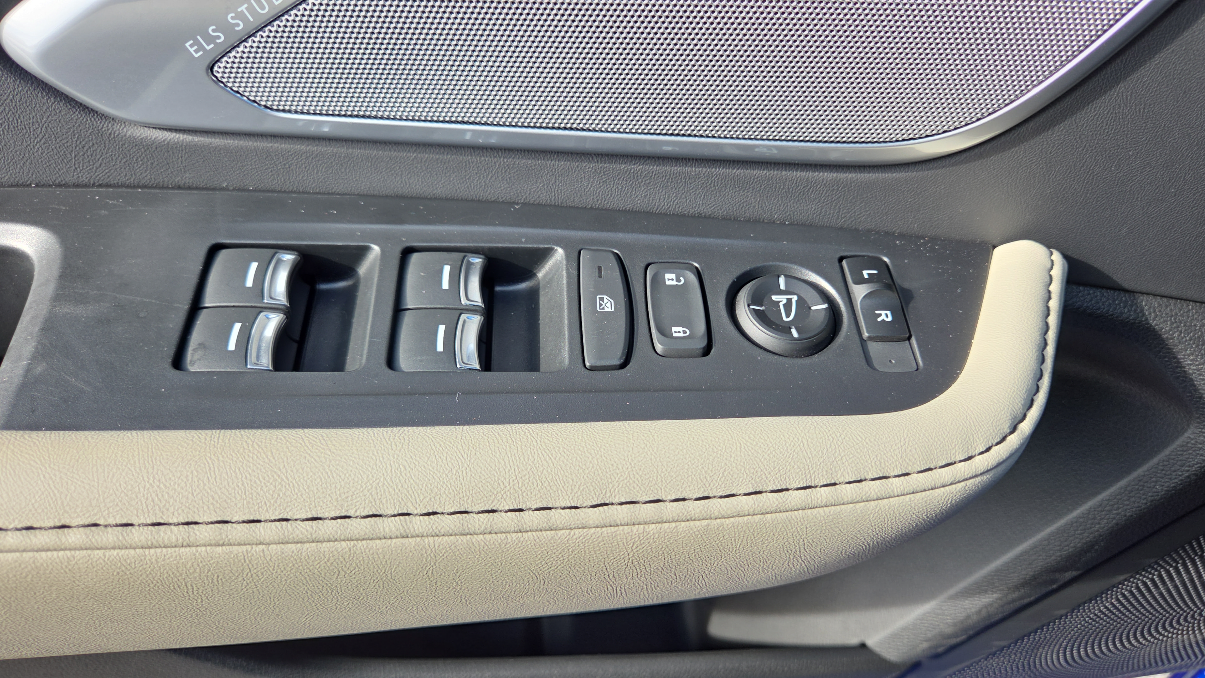 Certified 2025 Acura RDX w/ Advance Package AWD/4WD image 34