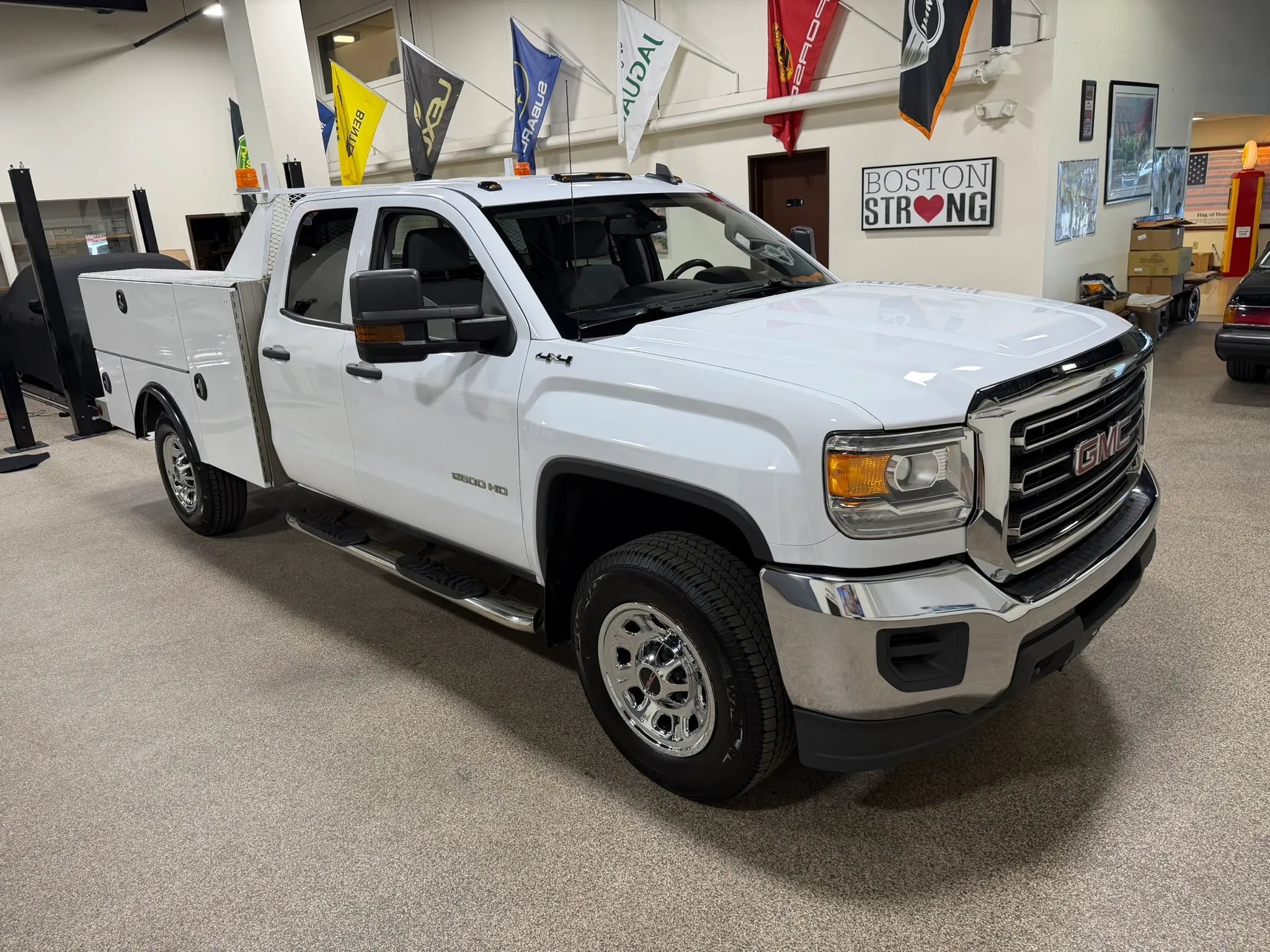 Used 2017 GMC Sierra 2500 4x4 Double Cab w/ Sierra Convenience Package image 16
