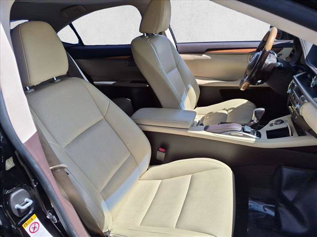 Used 2017 Lexus ES 300h w/ Navigation System Package FWD image 20