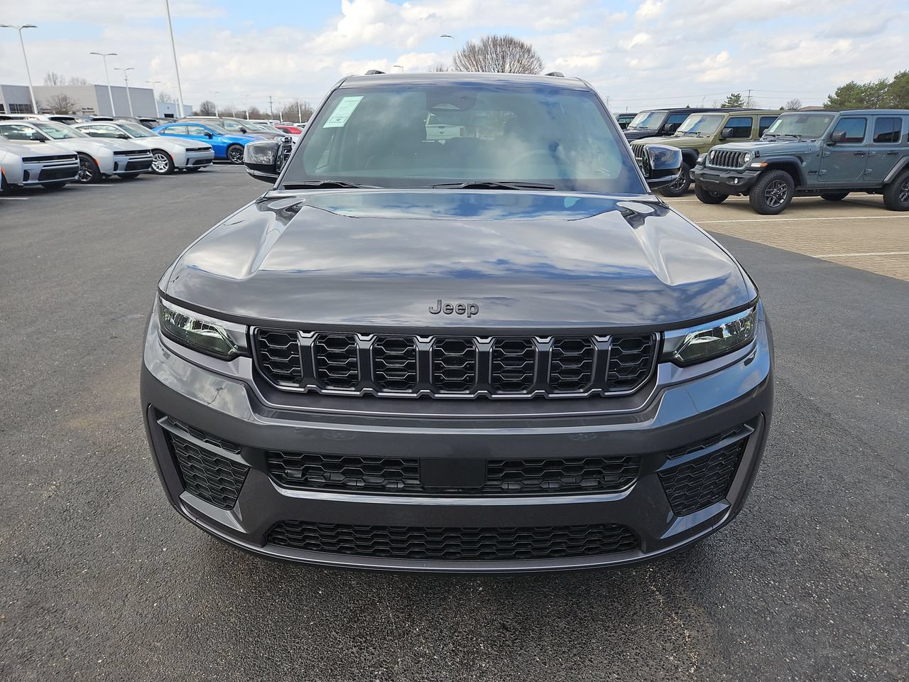 New 2026 Jeep Grand Cherokee Altitude AWD/4WD image 2
