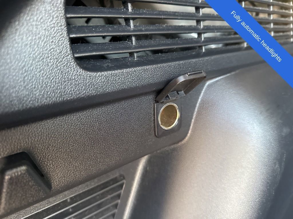 Used 2022 Ford Escape SE image 12