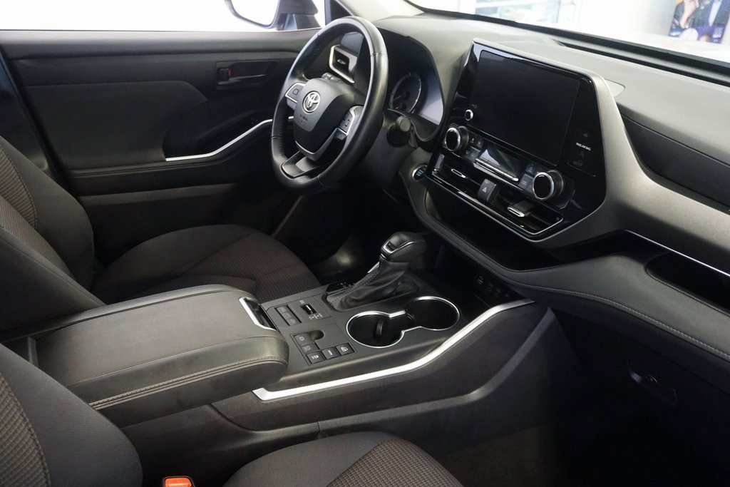 Certified 2024 Toyota Highlander LE image 26