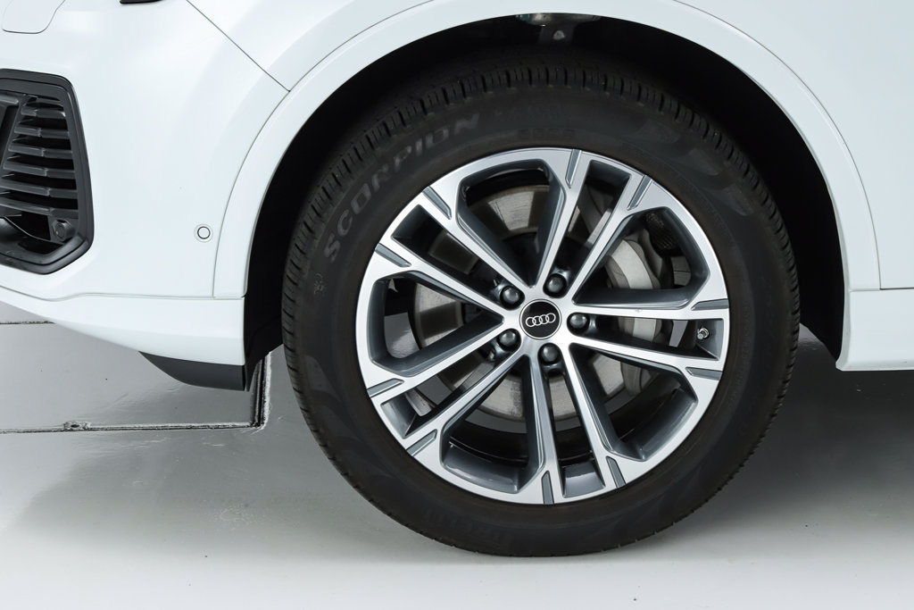 Used 2026 Audi Q7 3.0T Premium AWD/4WD image 8