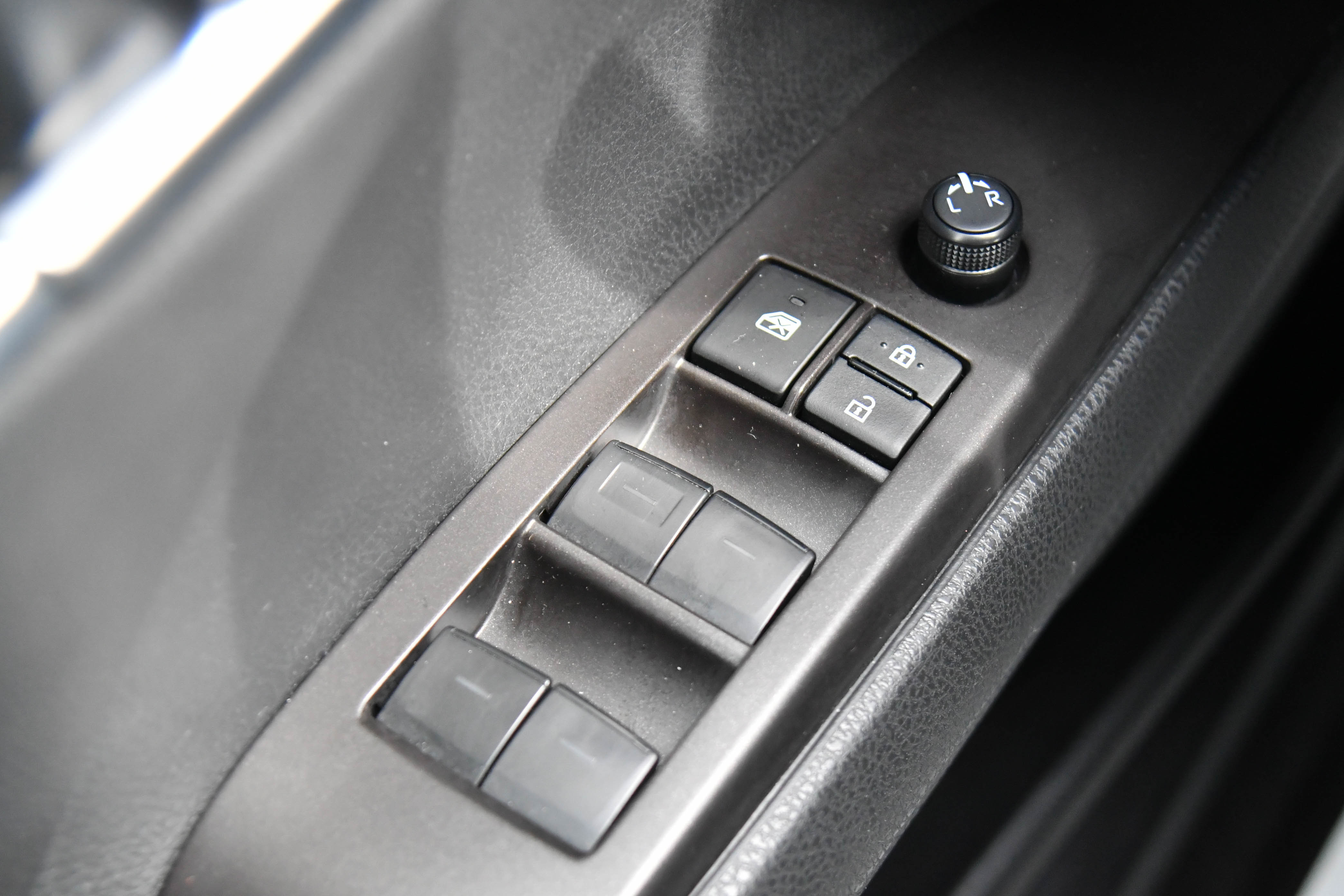 Used 2024 Toyota Camry SE image 31