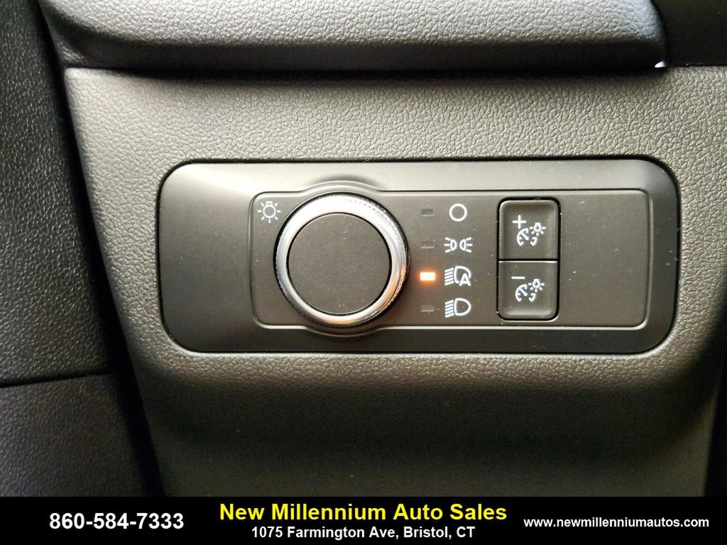 Used 2022 Ford Escape SE w/ Cold Weather Package image 22