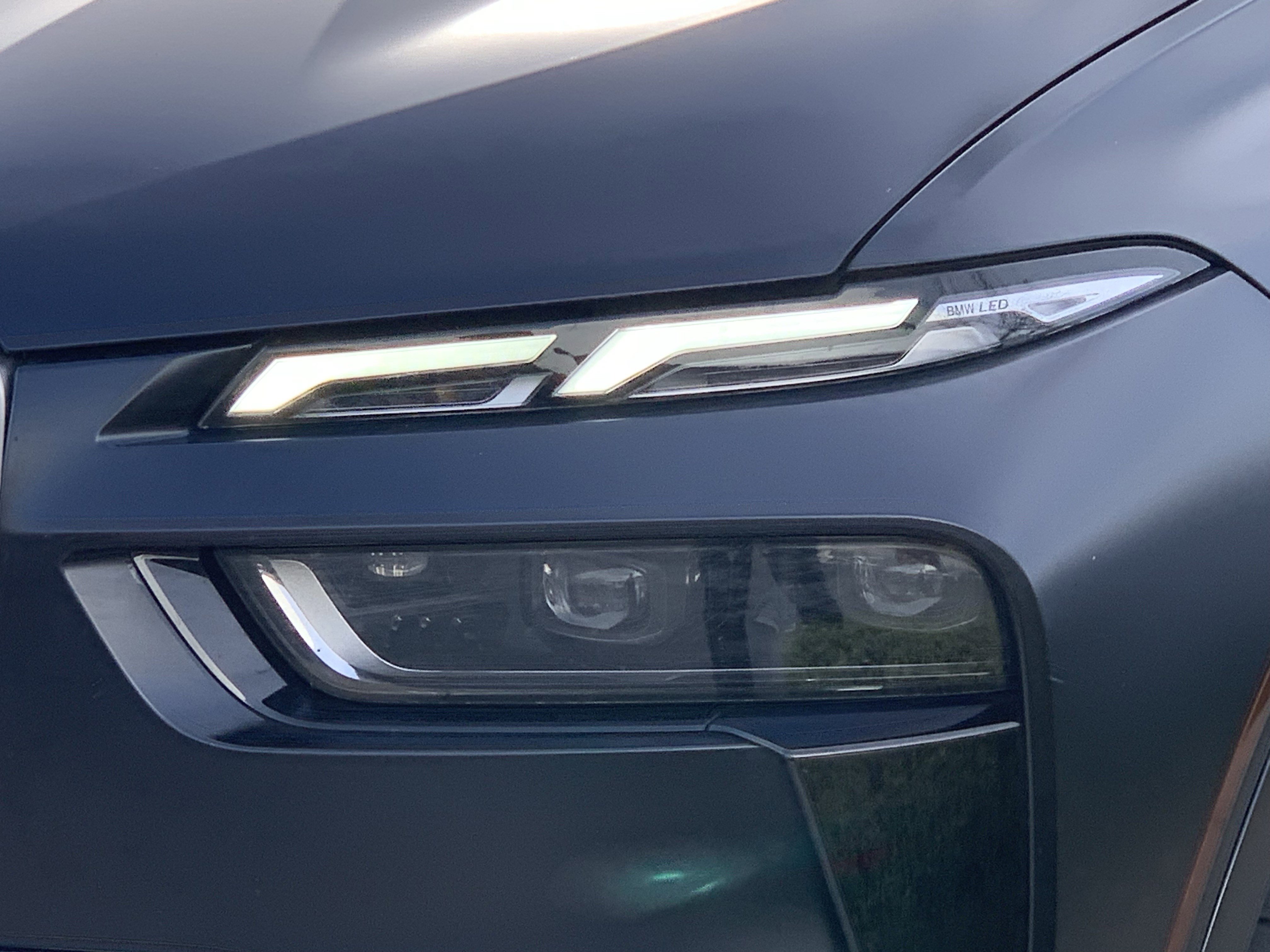 Used 2023 BMW X7 M60i w/ Executive Package image 6