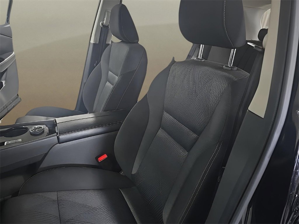 Used 2024 Nissan Rogue SV image 13