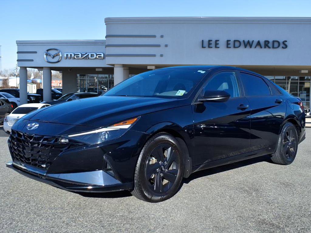 Used 2023 Hyundai Elantra SEL w/ Winter Weather Package