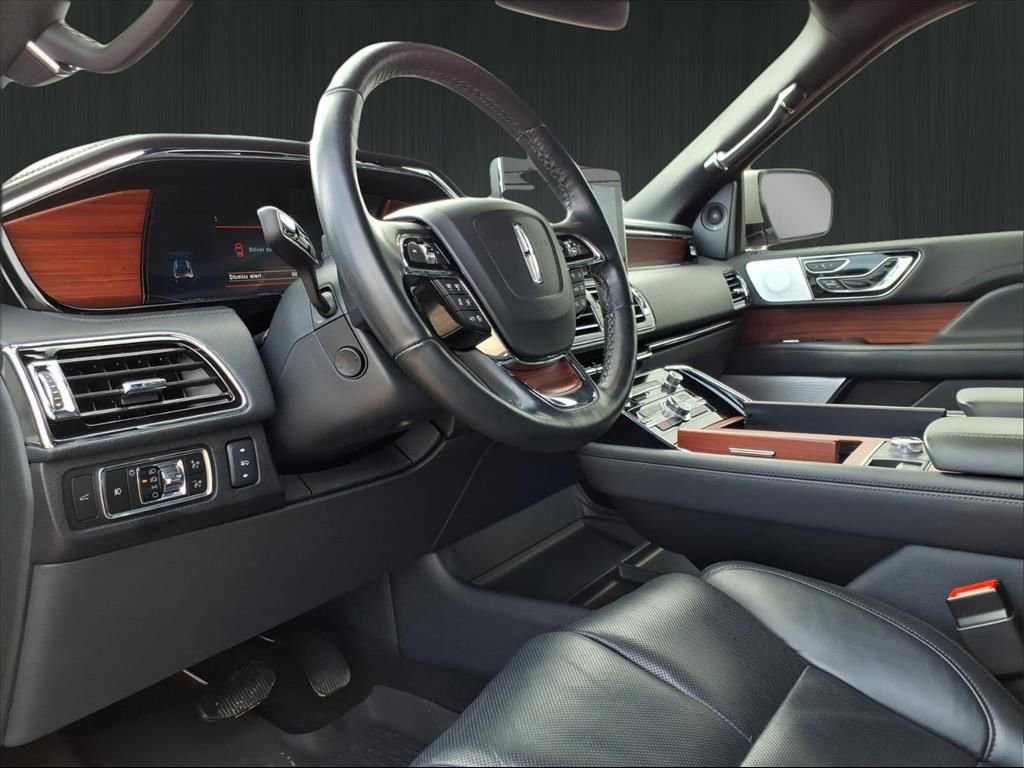 Used 2024 Lincoln Navigator Reserve image 21
