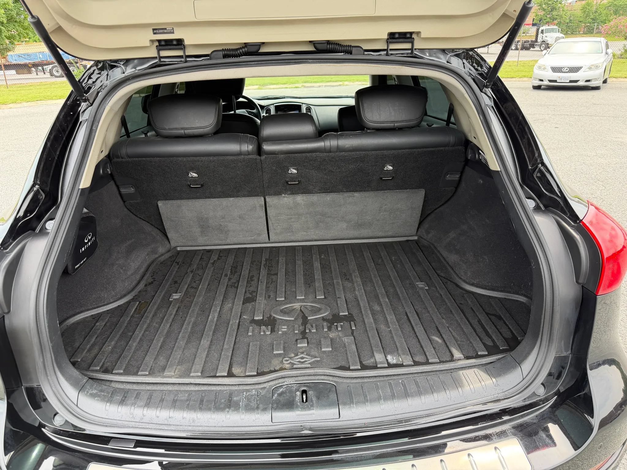 Used 2017 INFINITI QX50 AWD w/ Premium Plus Package image 11