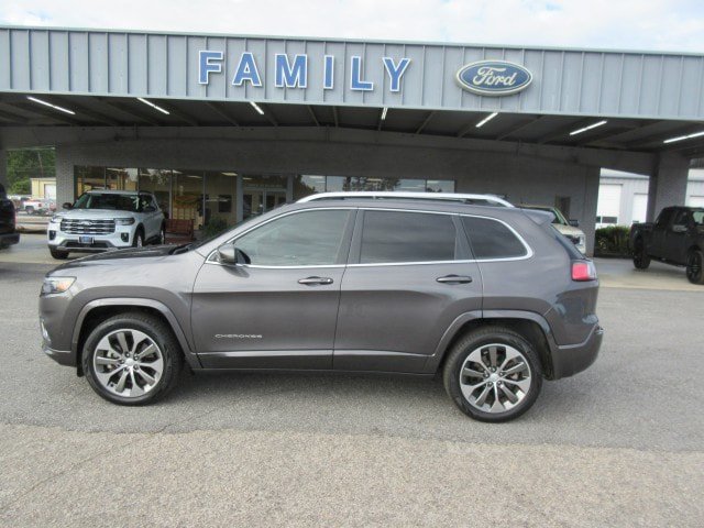 Used 2019 Jeep Cherokee Overland w/ Technology Group AWD/4WD image 2