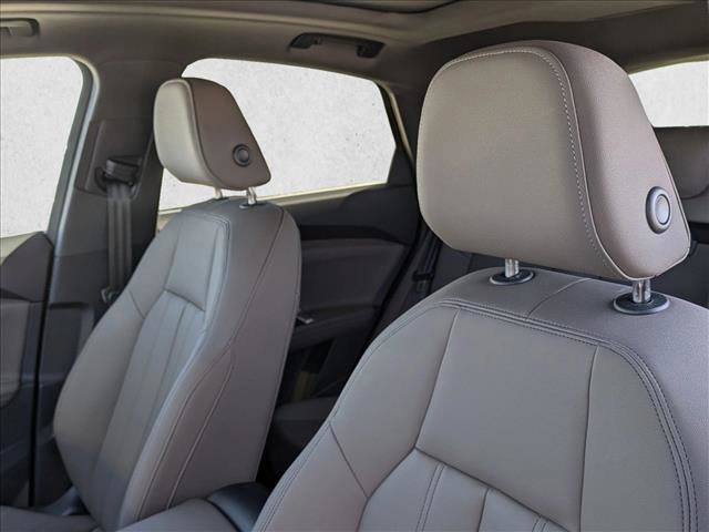 Used 2025 Audi Q5 Premium image 14
