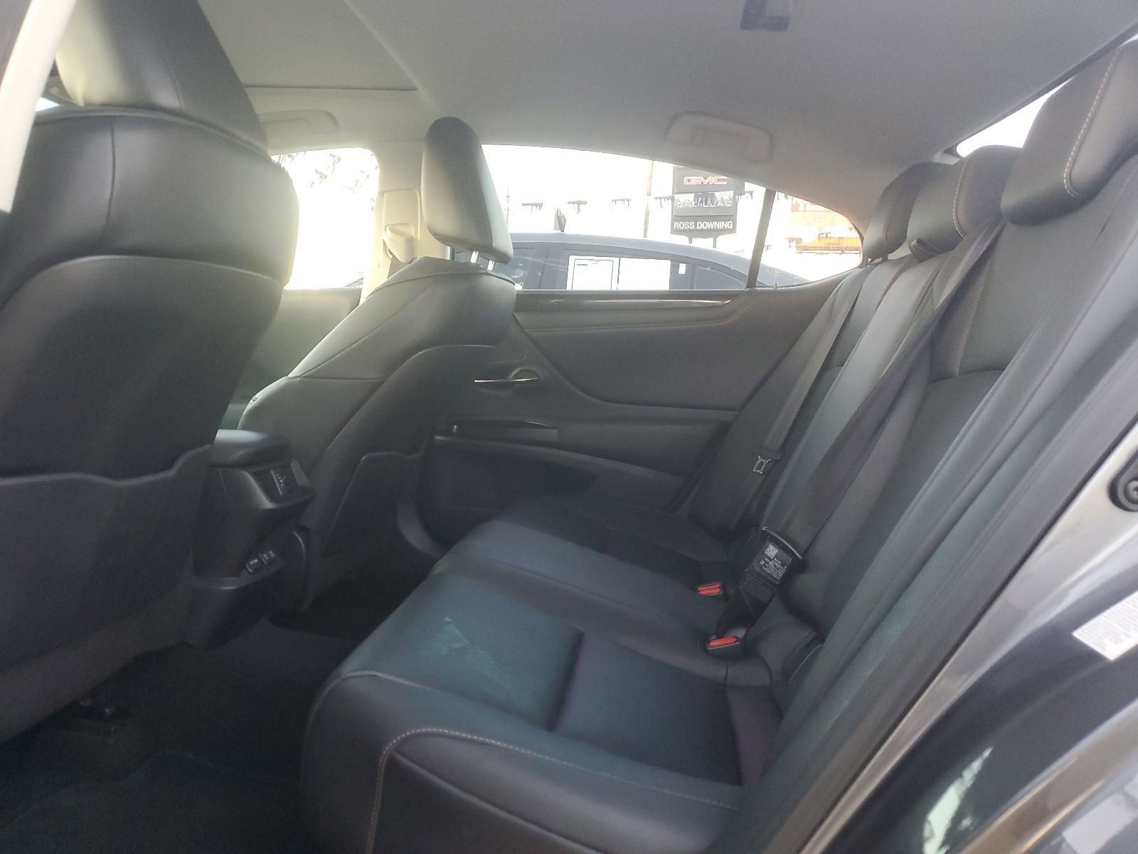 Used 2019 Lexus ES 350 w/ Ultra Luxury Package image 13