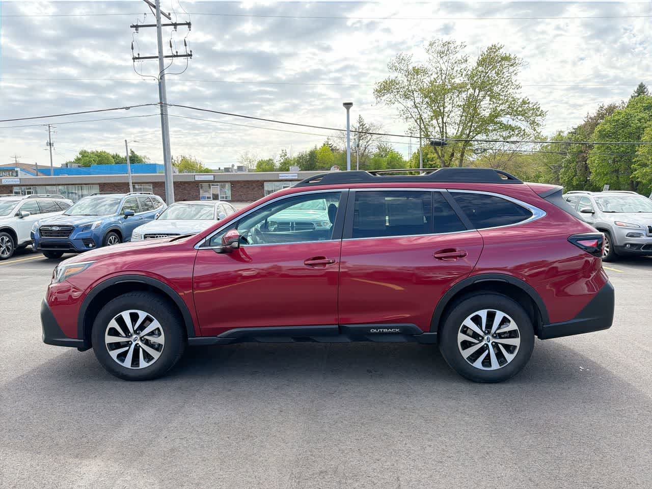 Certified 2022 Subaru Outback Premium AWD/4WD image 10