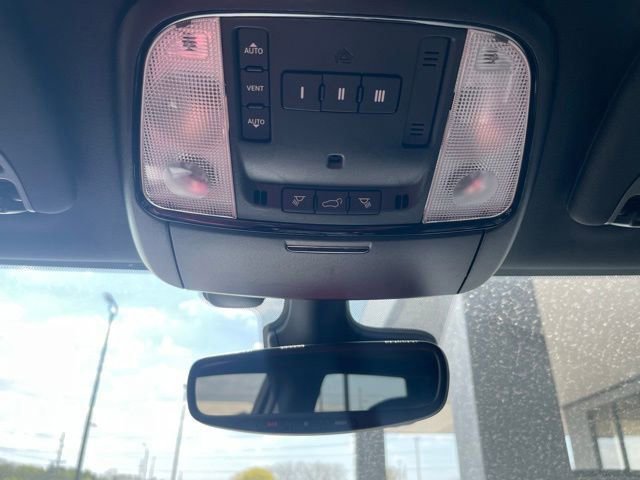 Used 2023 Dodge Durango R/T w/ Tow 'N Go Package AWD/4WD image 19