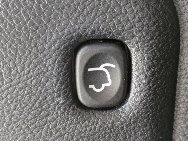 Used 2020 Dodge Durango R/T w/ Technology Group RWD image 13